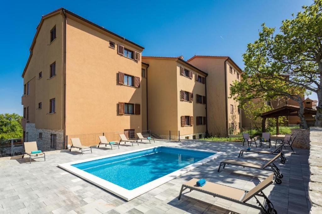Cesare Apartment, With Swimming Pool And Sea View Лижнян Экстерьер фото