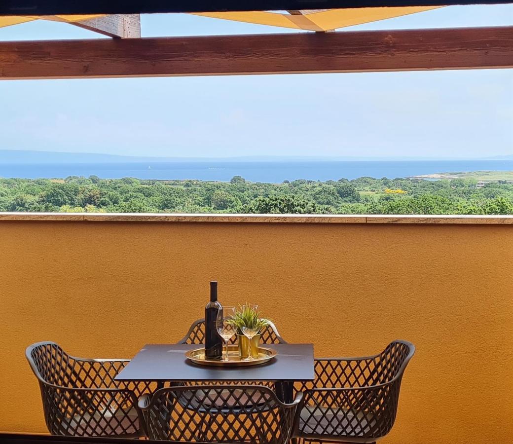 Cesare Apartment, With Swimming Pool And Sea View Лижнян Экстерьер фото